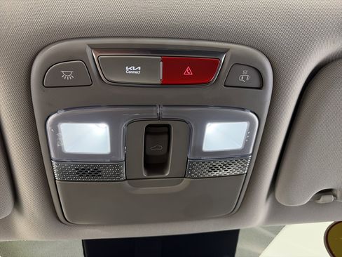 Certified 2023 Kia Telluride S w/ S Sunroof Package image 34