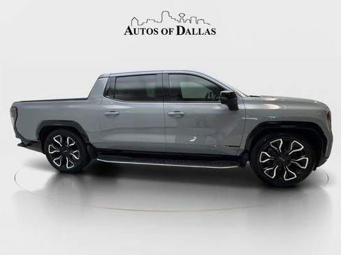 Used 2024 GMC Sierra EV Denali AWD/4WD image 11