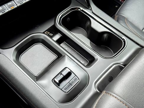 Used 2024 GMC Sierra 2500 AT4 w/ AT4 Preferred Package image 29