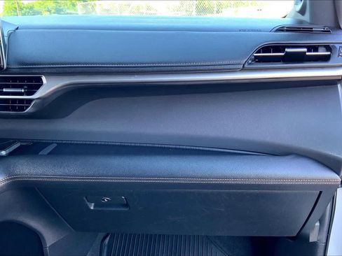 Certified 2024 Toyota Sienna XLE Woodland Edition AWD/4WD image 18