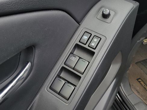 Used 2022 Nissan Frontier SV image 17