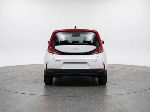 Used 2025 Kia Soul LX w/ LX Technology Package FWD image 7