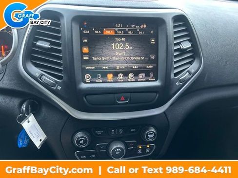 Used 2016 Jeep Cherokee Trailhawk w/ Leather Interior Group image 18