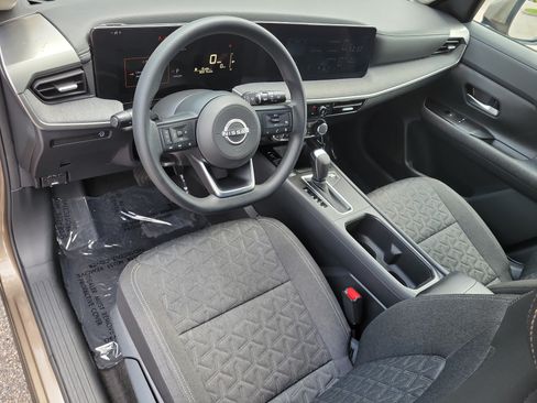Certified 2025 Nissan Kicks SV FWD image 13