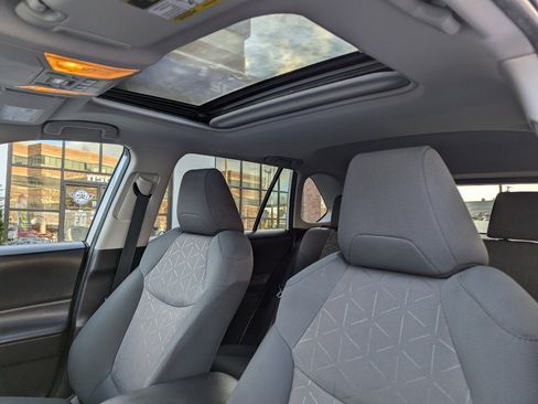 Used 2019 Toyota RAV4 XLE w/ Convenience Package image 30