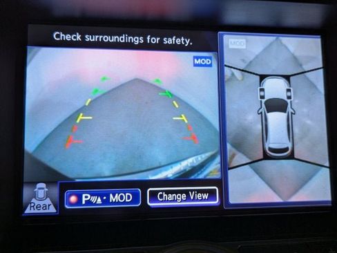 Used 2017 INFINITI QX70 AWD w/ Premium Package image 42