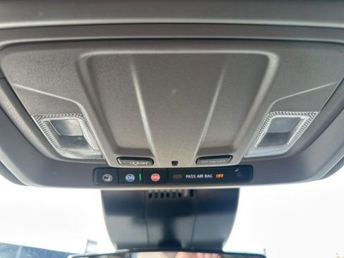 Used 2024 Chevrolet Silverado 2500 LT image 34