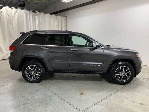 Used 2017 Jeep Grand Cherokee Limited image 12