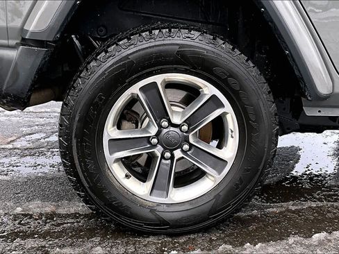 Used 2023 Jeep Wrangler Sahara image 39