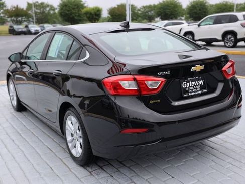 Used 2019 Chevrolet Cruze LT w/ Sun And Sound Package FWD image 3
