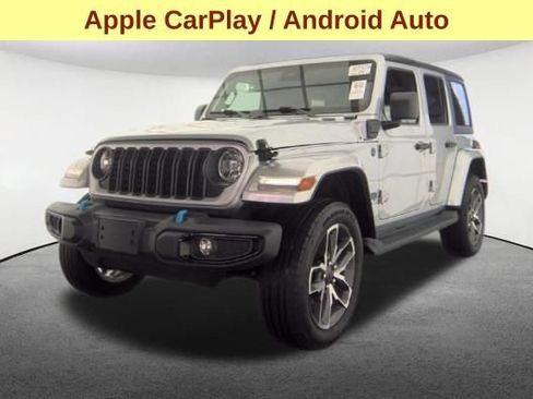 Used 2024 Jeep Wrangler Unlimited w/ Convenience Group AWD/4WD image 4