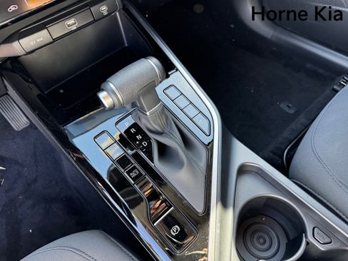 New 2026 Kia Niro LX image 17