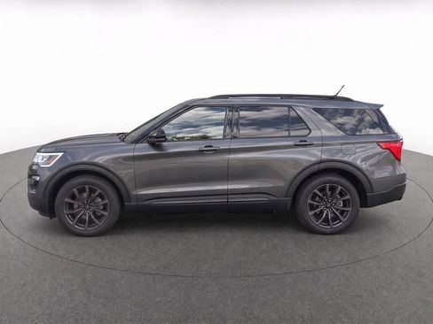 Used 2019 Ford Explorer XLT w/ Equipment Group 202A AWD/4WD image 7