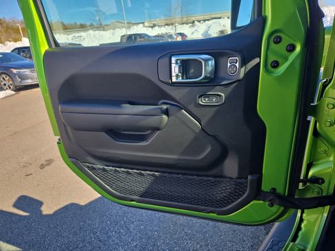 Used 2025 Jeep Wrangler Sport S image 19