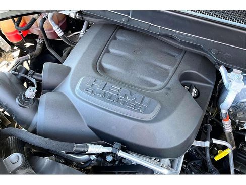 Used 2024 RAM 2500 Big Horn AWD/4WD image 35
