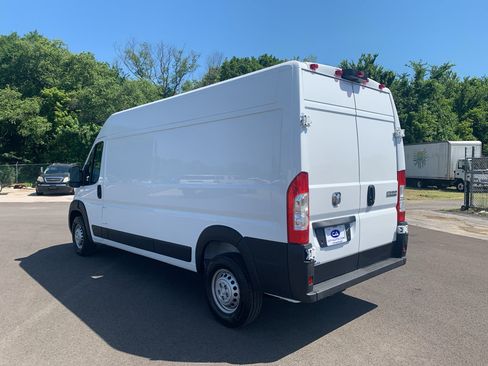 Used 2026 RAM ProMaster 2500 w/ Convenience Group FWD image 5