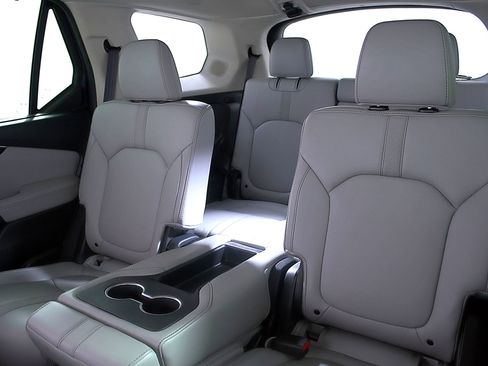 Used 2023 Honda Pilot Touring image 17