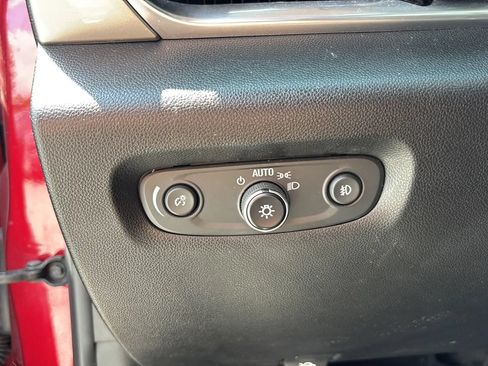 Used 2019 Chevrolet Traverse LT FWD image 22