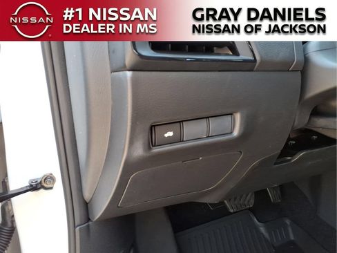New 2026 Nissan Sentra SR w/ Floor Mat Package FWD image 12
