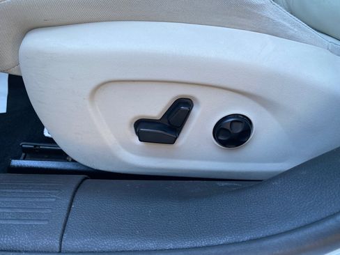 Used 2017 Chrysler 200 Limited Platinum image 26