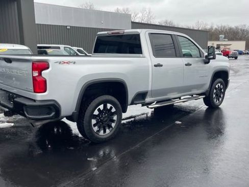Used 2020 Chevrolet Silverado 2500 Custom w/ Custom Value Package image 6