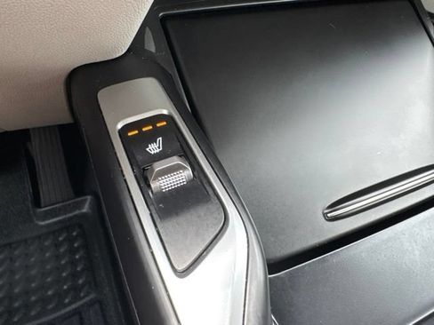 Used 2023 Kia Sorento S w/ Panoramic Sunroof Package AWD/4WD image 13