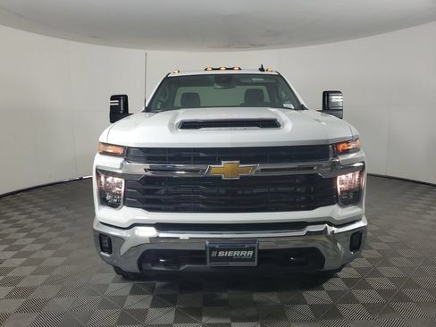New 2026 Chevrolet Silverado 3500 LT w/ Convenience Package RWD image 9