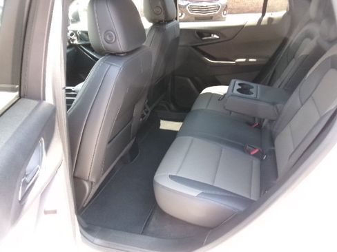 Used 2026 Chevrolet Equinox LT w/ Convenience Package II FWD image 17