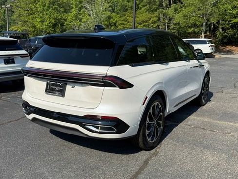 New 2025 Lincoln Nautilus Reserve image 12