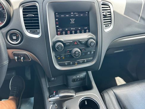 Used 2019 Dodge Durango SXT RWD image 4