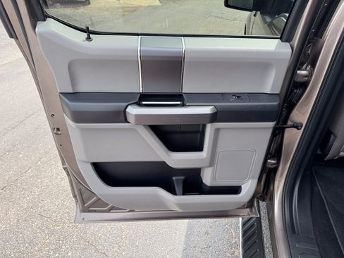 Used 2018 Ford F150 XLT w/ Equipment Group 302A Luxury AWD/4WD image 28