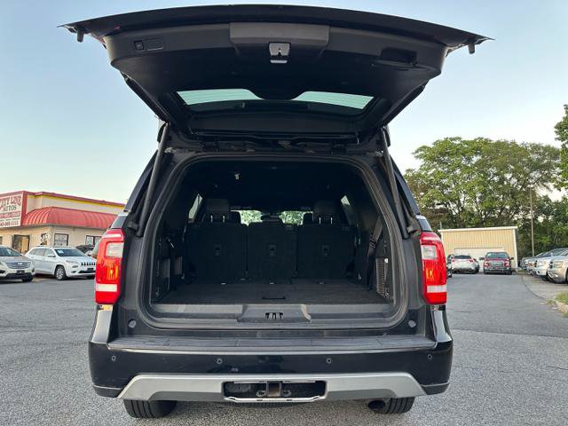 Used 2019 Ford Expedition XLT w/ Equipment Group 202A AWD/4WD image 16