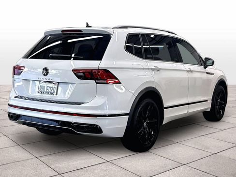 Used 2024 Volkswagen Tiguan SE R-Line FWD image 9
