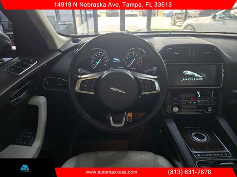 Used 2019 Jaguar F-PACE Prestige AWD/4WD image 18