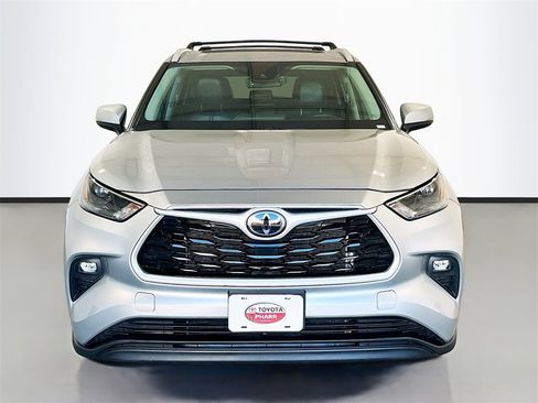 Used 2023 Toyota Highlander L image 2