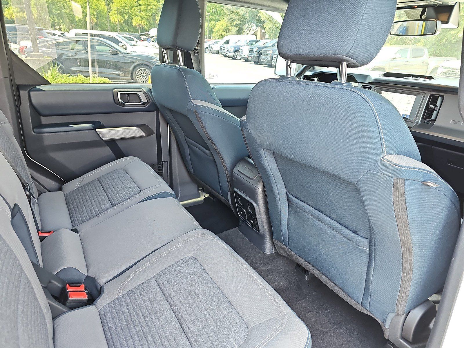 Used 2022 Ford Bronco Outer Banks AWD/4WD image 11
