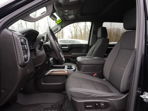 Used 2021 Chevrolet Silverado 1500 LT Trail Boss w/ LPO, Dark Essentials Package AWD/4WD image 12