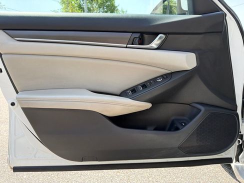 Used 2018 Honda Accord LX image 12