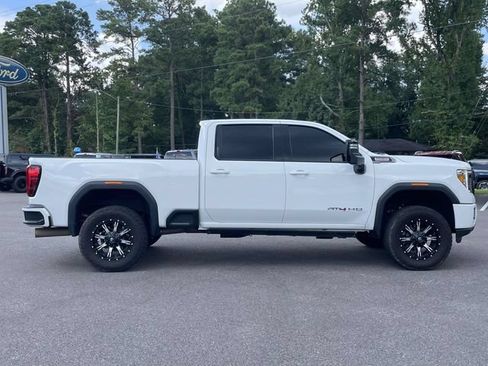 Used 2022 GMC Sierra 2500 AT4 w/ AT4 Preferred Package AWD/4WD image 3