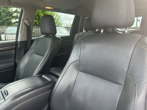 Used 2015 Toyota Highlander Limited FWD image 9