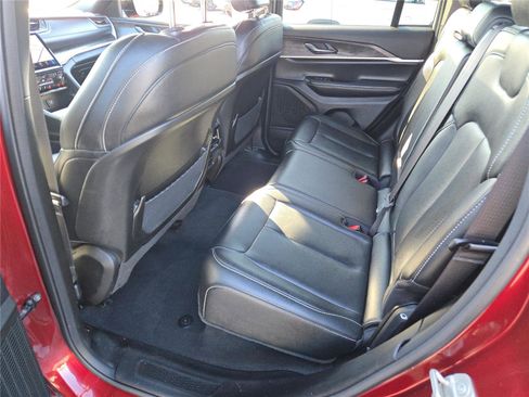 Certified 2024 Jeep Grand Cherokee Limited image 21