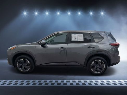Used 2024 Nissan Rogue SV FWD image 6