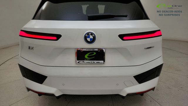 Used 2024 BMW iX xDrive50 w/ Premium Package AWD/4WD image 27