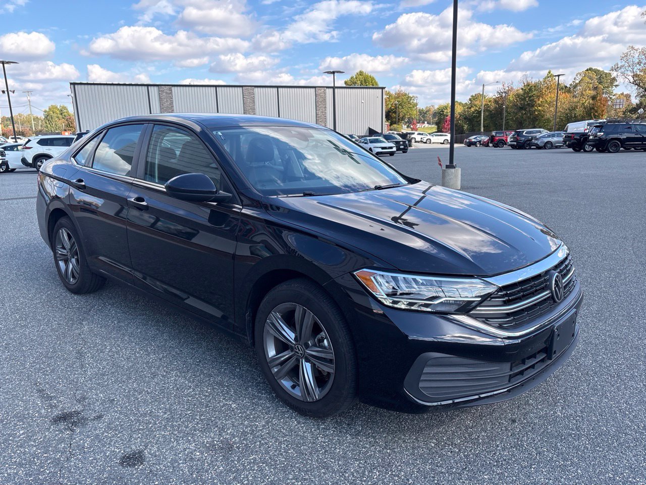 Used 2023 Volkswagen Jetta SE w/ Panoramic Sunroof Package FWD image 11
