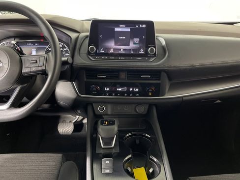 Used 2023 Nissan Rogue SV image 17