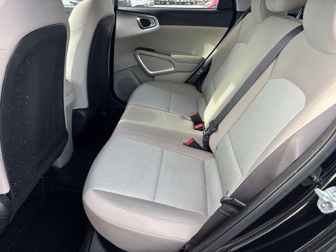 Used 2021 Kia Soul LX image 4