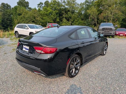 Used 2015 Chrysler 200 S w/ Navigation & Sound Group I FWD image 5