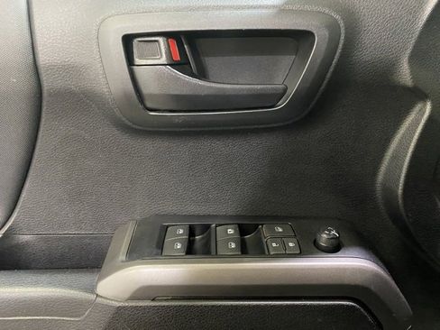 Used 2022 Toyota Tacoma SR5 w/ Trail Edition image 13