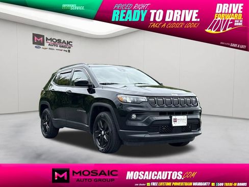 Used 2022 Jeep Compass Latitude AWD/4WD image 1