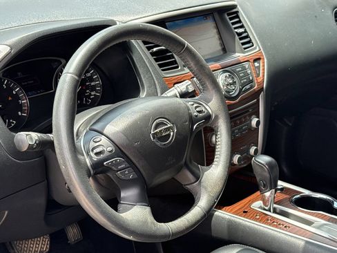 Used 2018 Nissan Pathfinder Platinum FWD image 15